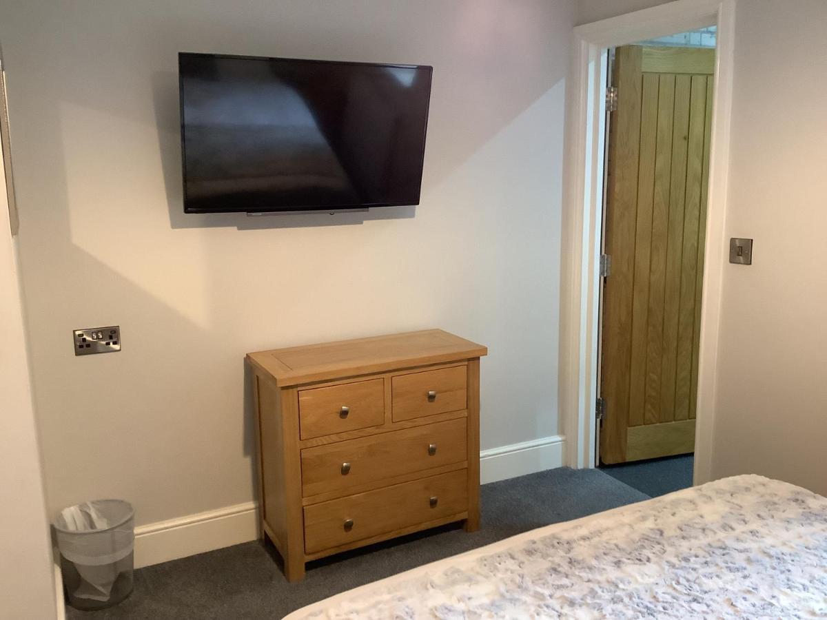 Jeffersons Hotel & Serviced Apartments (Adults Only) Barrow-in-Furness ภายนอก รูปภาพ