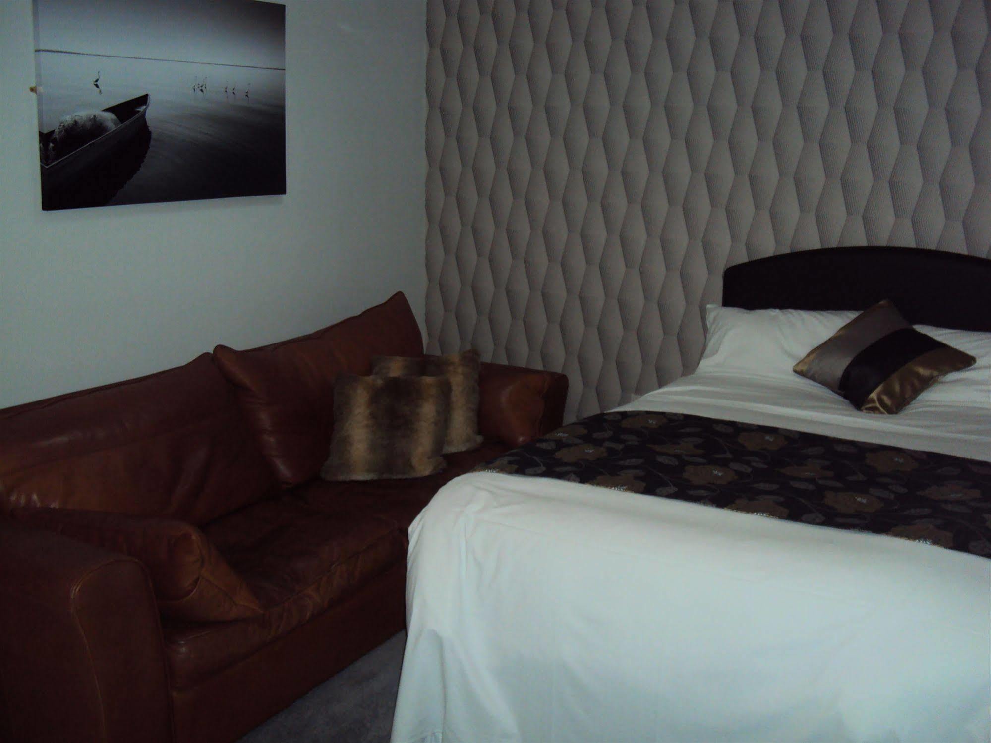 Jeffersons Hotel & Serviced Apartments (Adults Only) Barrow-in-Furness ภายนอก รูปภาพ