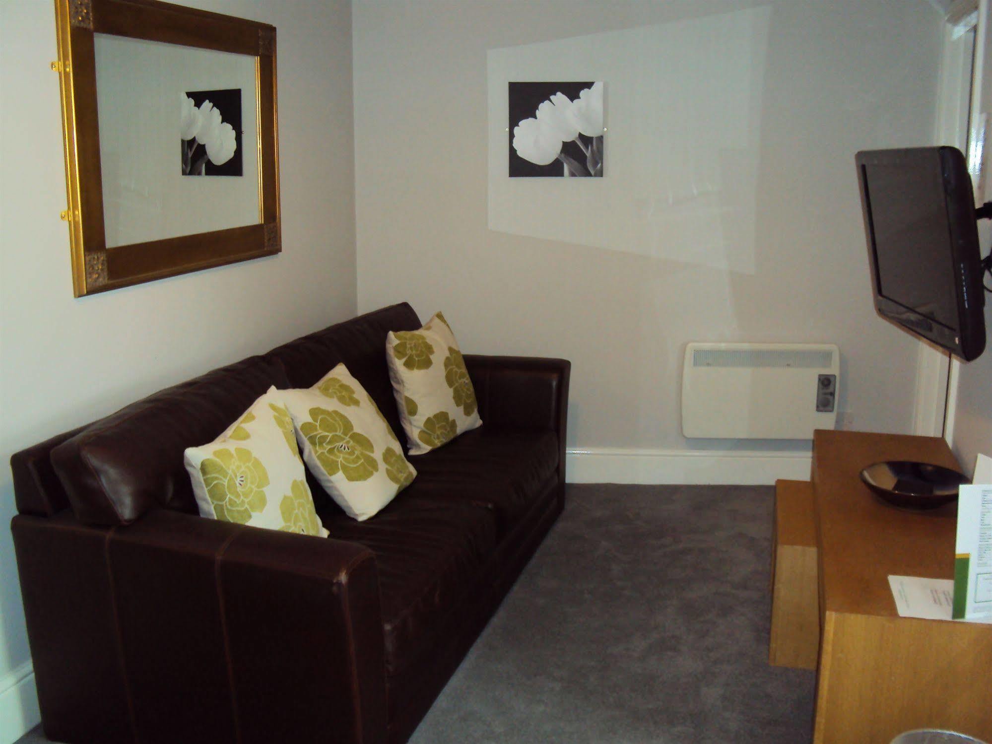 Jeffersons Hotel & Serviced Apartments (Adults Only) Barrow-in-Furness ภายนอก รูปภาพ